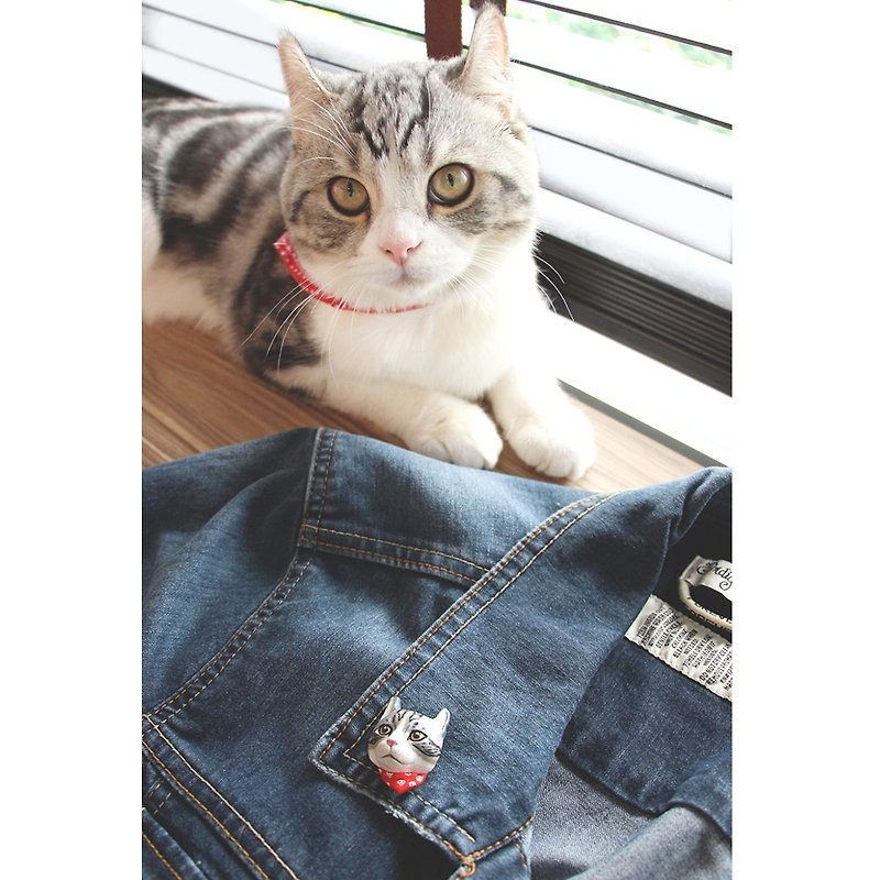 Montoromeo Brooch, American curl cat brooch, Cat pin, cat lover gifts - 胸針/心口針 - 黏土 灰色
