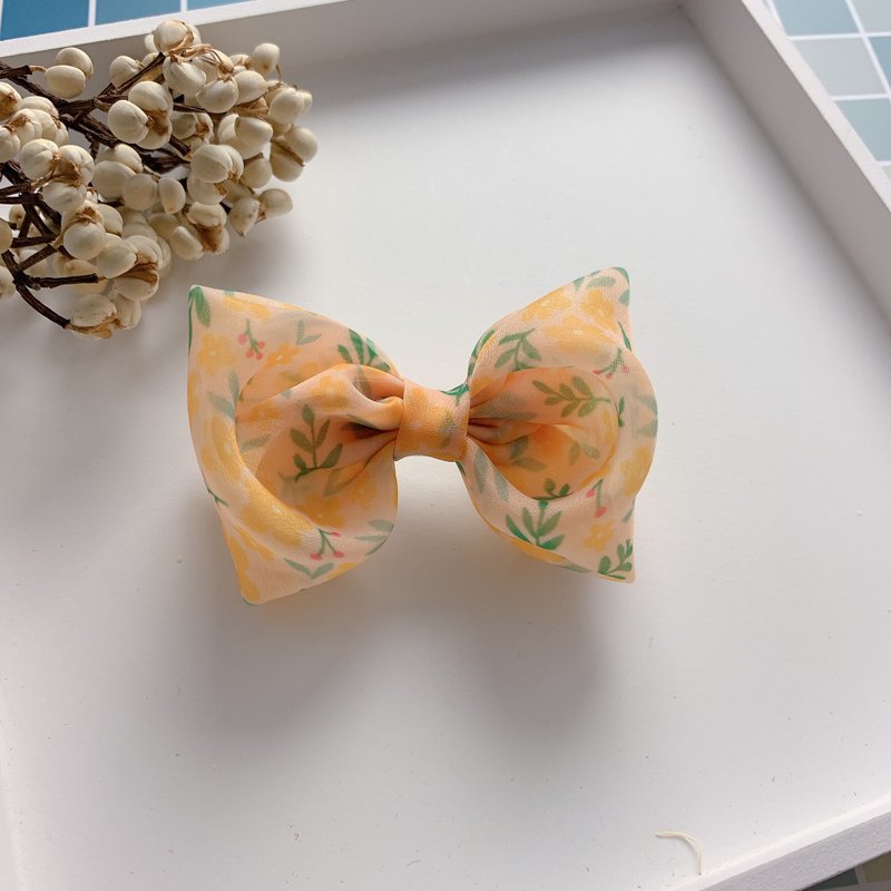 W&C Handmade || Flowers. Butterfly|| Light Orange Mesh Hair Clip - เครื่องประดับผม - วัสดุอื่นๆ หลากหลายสี