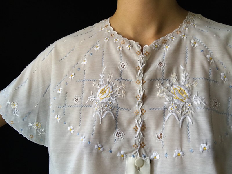 古董純手工刺繡短袖襯衫 - 女上衣/長袖上衣 - 其他材質 