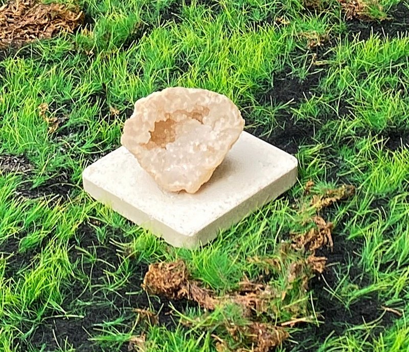能量擺飾-天然原礦晶瑩剔透招財瑪瑙白晶洞 招財開運 快速出貨 - 裝飾/擺設  - 水晶 多色