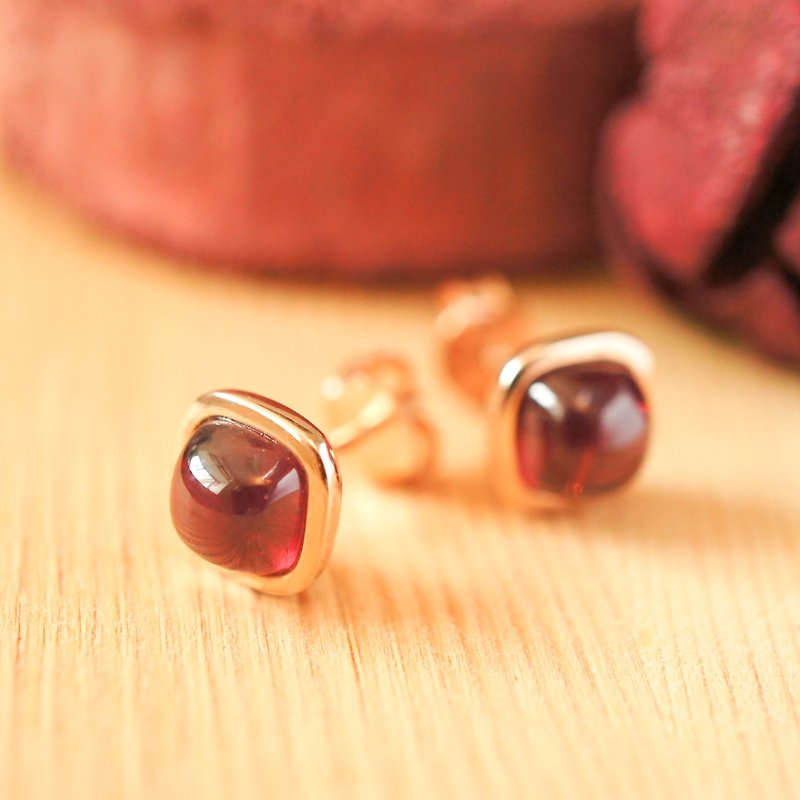 6mm Cushion Cabochon Granet 18K Rose Gold Plated Silver Earring Stud - Earrings & Clip-ons - Gemstone Red