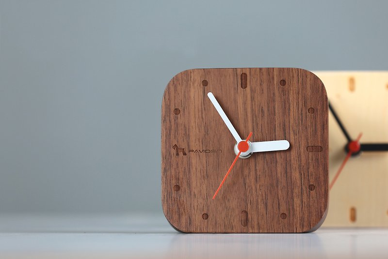 Wood Clocks - Nordic style table clock square (maple/walnut) log clock wall clock 10cm X 10cm