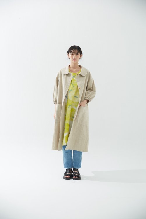 しわベージュコットンリネンロングコートは理にかなっています しわベージュコットンリネンロングコートは理にかなっています