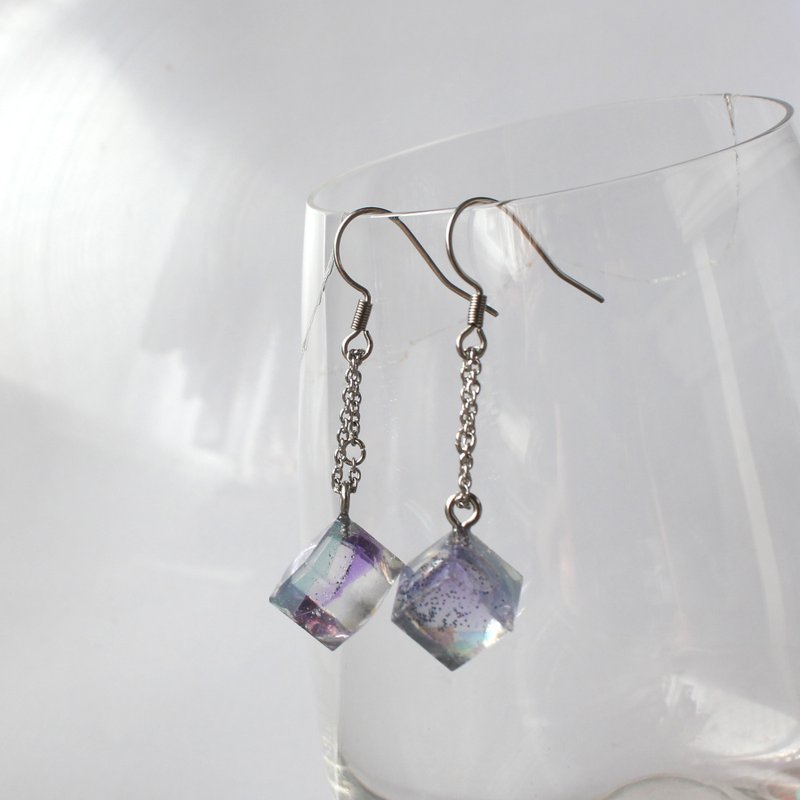 Violet Prism / Dangling resin earrings / ICE DRIP - ต่างหู - เรซิน สีม่วง