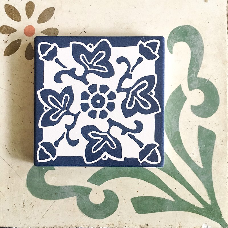 Blue&amp;White ∣ CONTINUOUS LUCK absorbent coaster