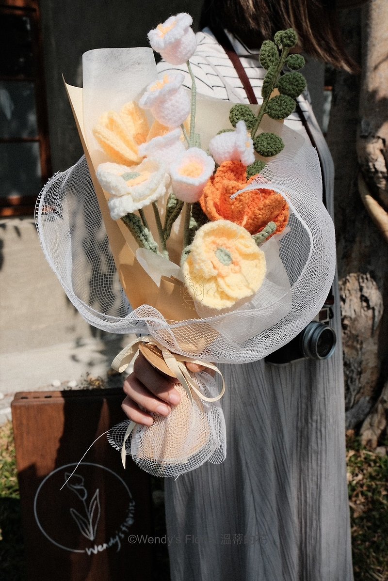 Knitted bouquet of 6 flowers_kumquats and lemons_includes white window bag - ช่อดอกไม้แห้ง - ผ้าฝ้าย/ผ้าลินิน หลากหลายสี