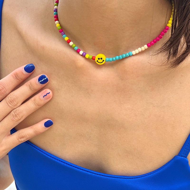 Necklace Molly Jolly • Smiley Handmade Necklace Fashion Jewelry - สร้อยคอ - ไม้ ขาว