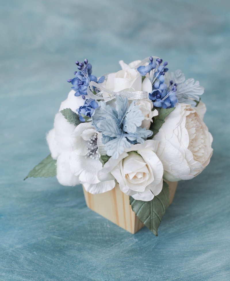 FROZEN - Artificial Paper Flowers Wooden Table Pot - น้ำหอม - กระดาษ ขาว