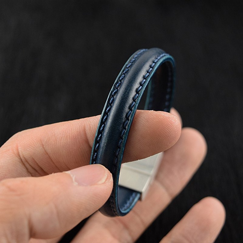 Creative gift Bracelet front and back horse hip Leather Bracelet Stainless steel - Bracelets - Genuine Leather Blue