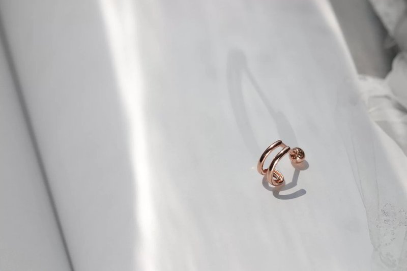 14K Double C Rose Gold Piercing 雙C轉珠耳環(單個) - 耳環/耳夾/耳骨夾 - 貴金屬 金色