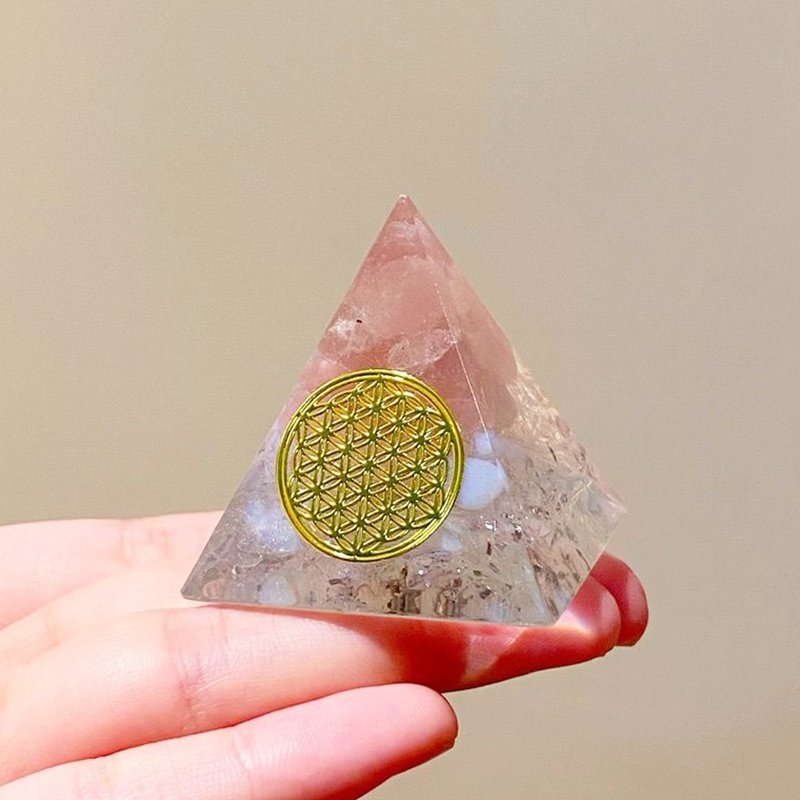 【粉水晶+蛋白石】奧根能量塔Orgonite (6cm/5cm/4cm) - 擺飾/家飾品 - 水晶 
