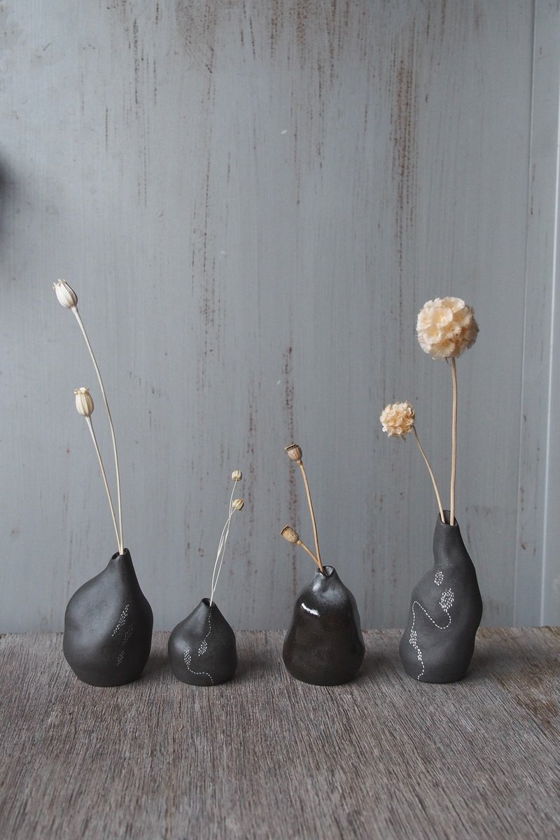 Japanese black clay ceramic flower vessel/small vase - เซรามิก - ดินเผา สีดำ