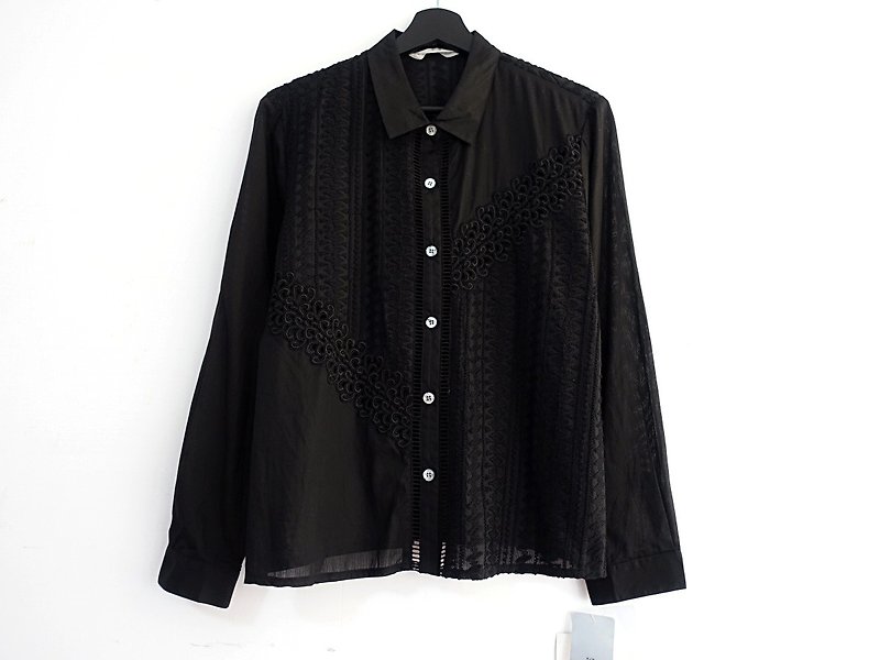 Awhile moment | Vintage long-sleeved black shirt no.625