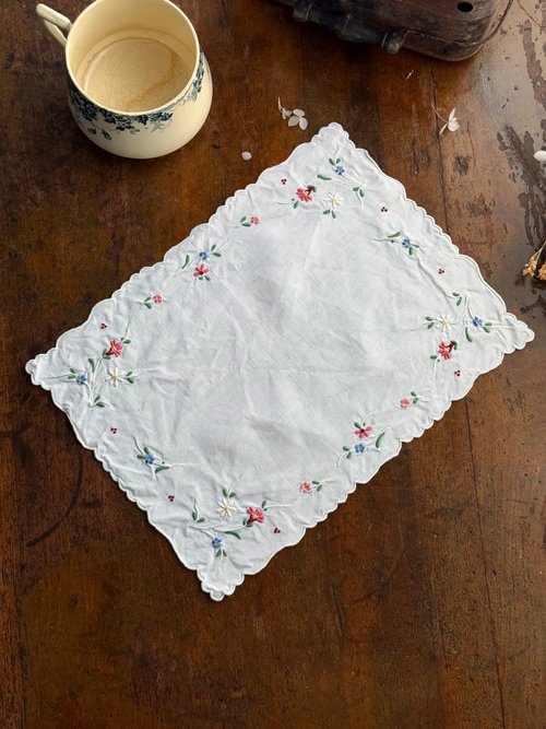JSVS 古董家飾選物店 50094-典雅法國古董手工彩色花卉刺繡餐墊32x24cm