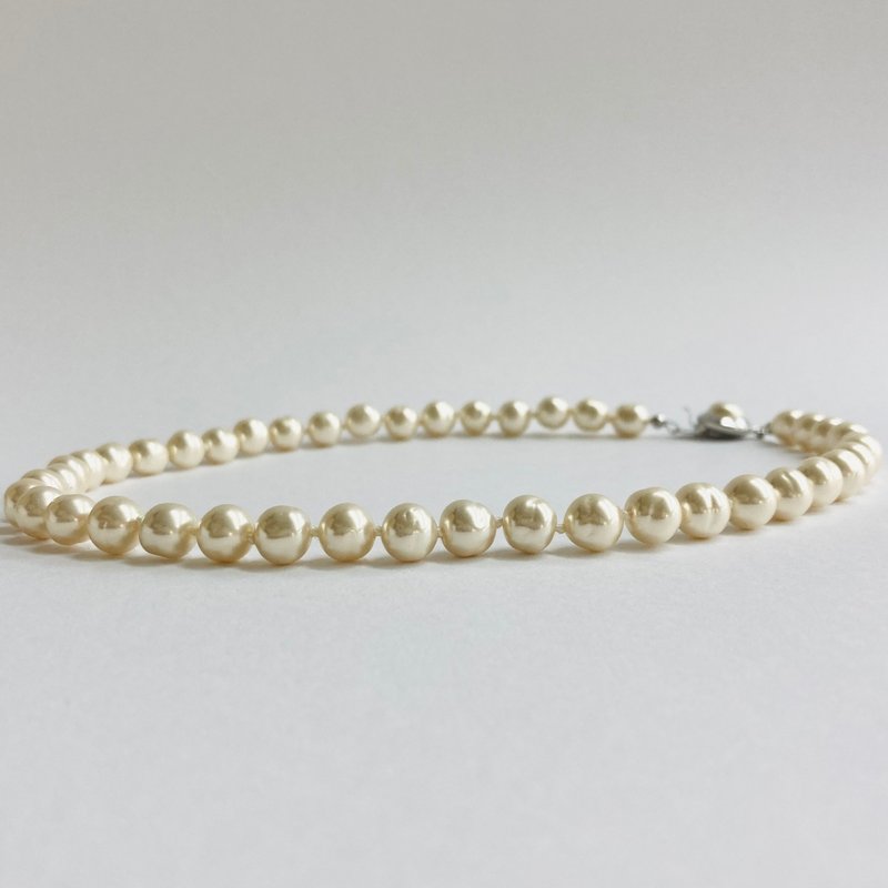 Glass baroque pearl all knot necklace/8mm approx. 43cm/white beige/R/made in Japan - Necklaces - Glass White