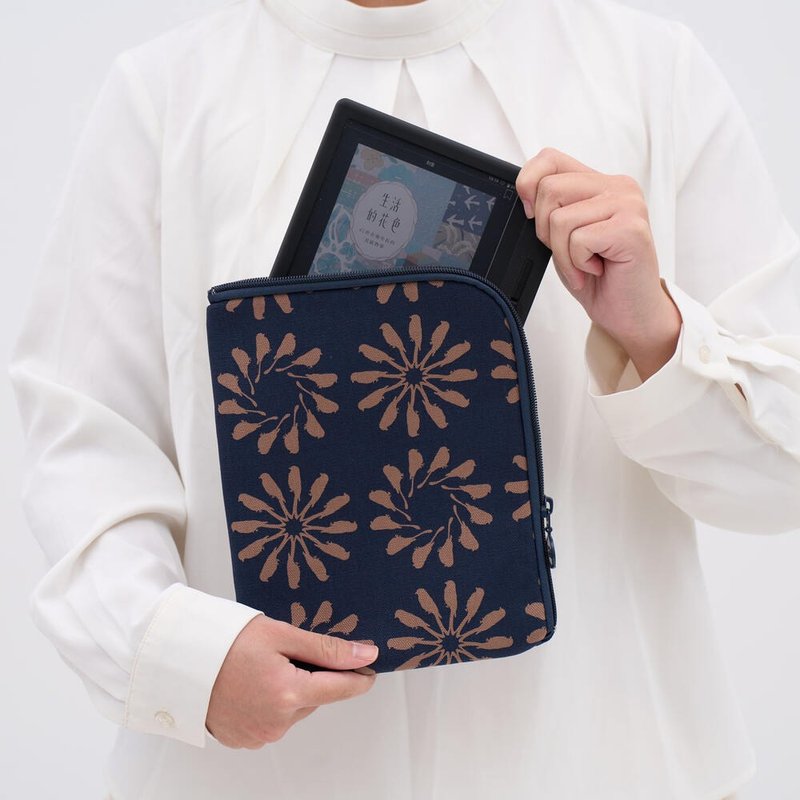 7-7.8 Inch E-reader Sleeve (E-reader Protective Case) / Black Drongo Circles / Navy Blue - Other - Cotton & Hemp Blue