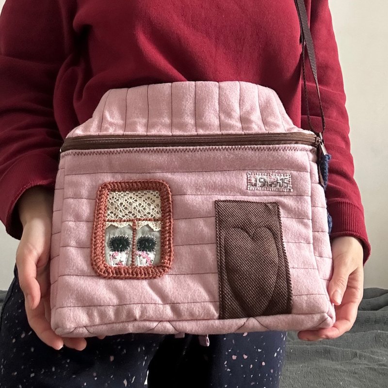 Grannys House – Soft Pink | Upcycled Wool Handbag - 手提包/手提袋 - 羊毛 粉紅色