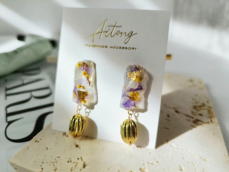 Ore dry flower earrings - ต่างหู - เรซิน สีม่วง