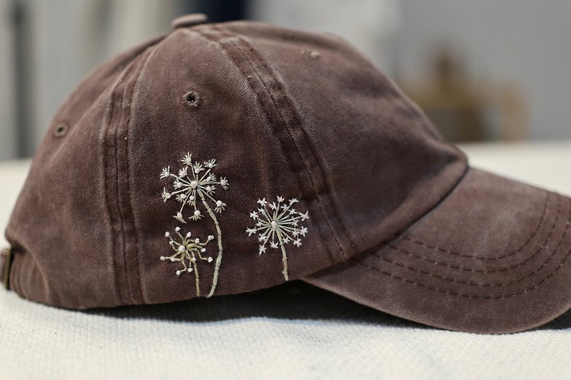Design a hand-embroidered hat (one person in a class) - เย็บปักถักร้อย/ใยขนแกะ/ผ้า - ผ้าฝ้าย/ผ้าลินิน 