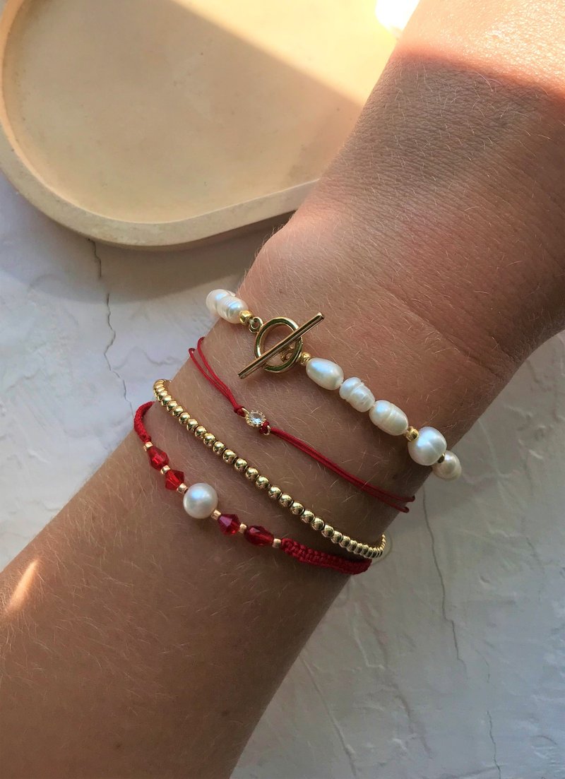 Macrame red bracelet. Wish bracelet, Protection bracelet. Set bracelet. - 手鍊/手環 - 珍珠 紅色
