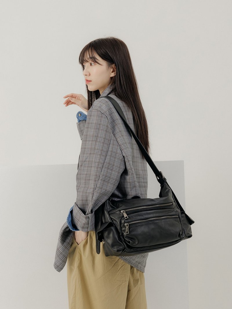 supportingrole 真皮擁抱優雅多口袋分層功能性 黑 - 側背包/斜背包 - 真皮 黑色