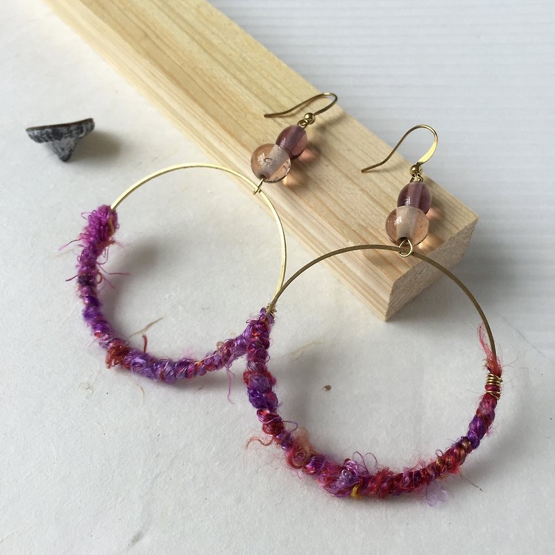 Handmade brass earrings (5cm loop)  |  Fairtrade sari silk  |  perfect little gift idea - ต่างหู - โลหะ หลากหลายสี
