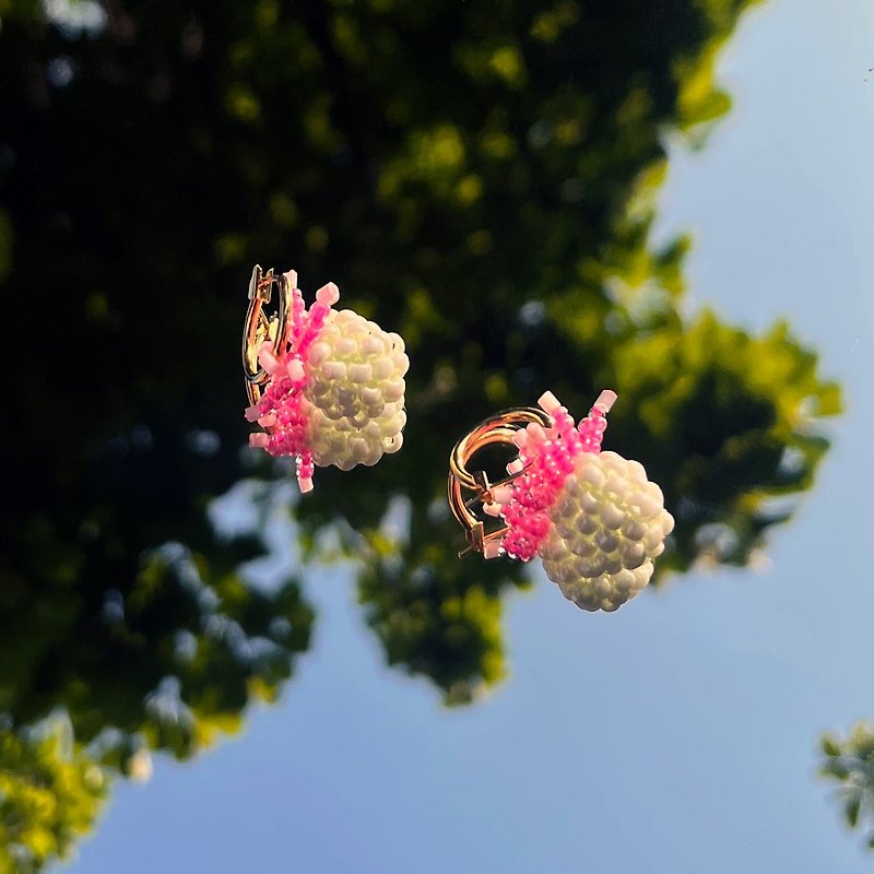 Tropical Berry Earring - 耳環/耳夾 - 玻璃 粉紅色