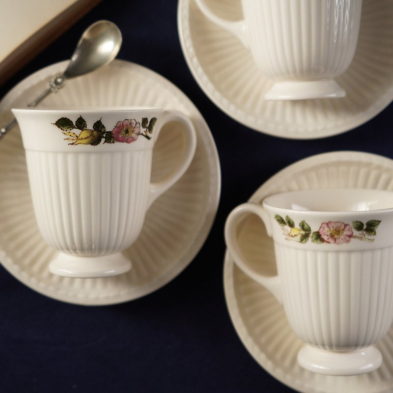 英國Wedgwood 'Briar Rose薔薇'系列高腳杯/茶杯/咖啡杯組 - 咖啡杯 - 陶 多色