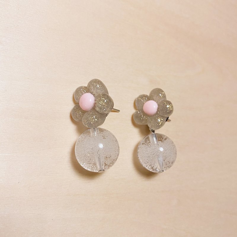Retro gray plump flower bubble bead earrings - ต่างหู - เรซิน สีเทา