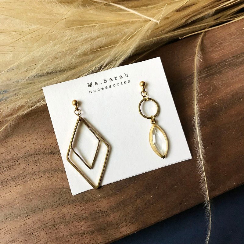 Bronze earrings asymmetric _ (folder can be changed) - ต่างหู - ทองแดงทองเหลือง สีทอง
