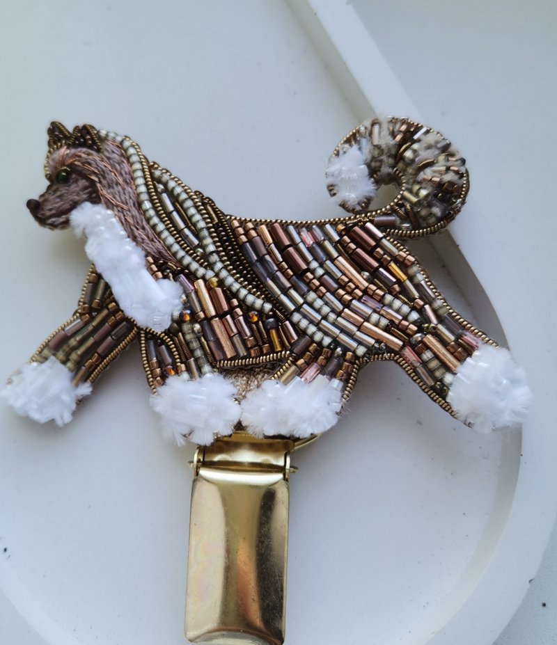Chinese Crested Powdejewelry brooch, pet portrait jewelry, dog show number clip - 胸針 - 玻璃 卡其色