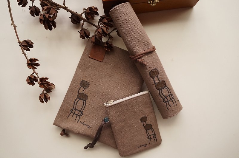 手繪質樸感工業風書衣/捲袋式餐具包/零錢包 組合禮 - 其他 - 棉．麻 咖啡色