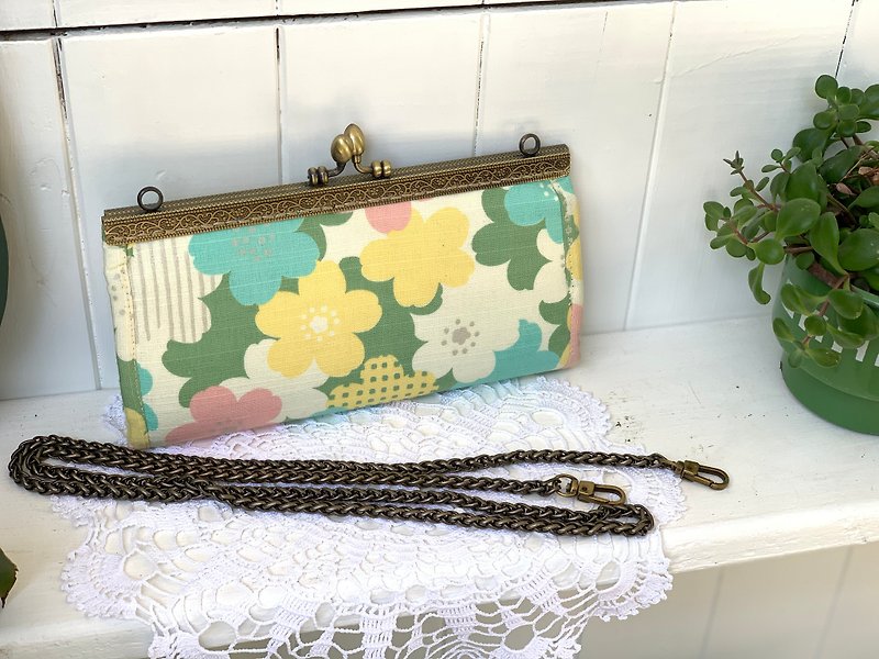 [Good day hand made] summer flower clutch bag retro chain bag gold bag - Clutch Bags - Other Materials Multicolor