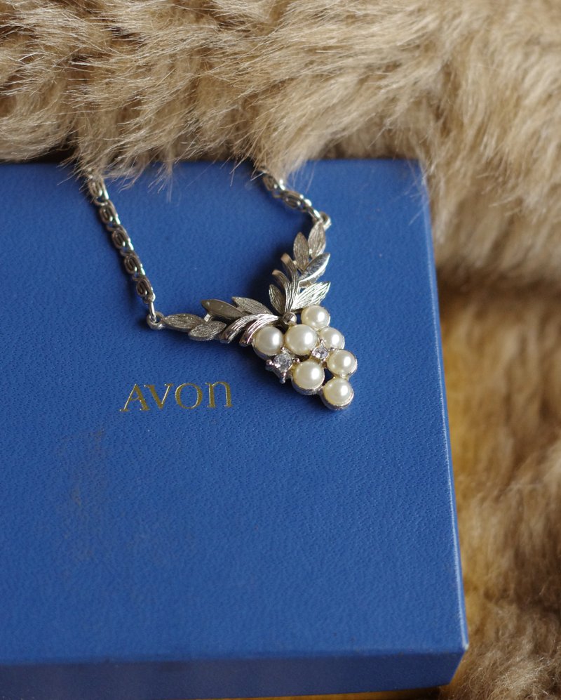 老又好古董珠寶 銀色珍珠葉片古典項鍊 Avon 原裝盒 n89 - 項鍊 - 其他金屬 銀色