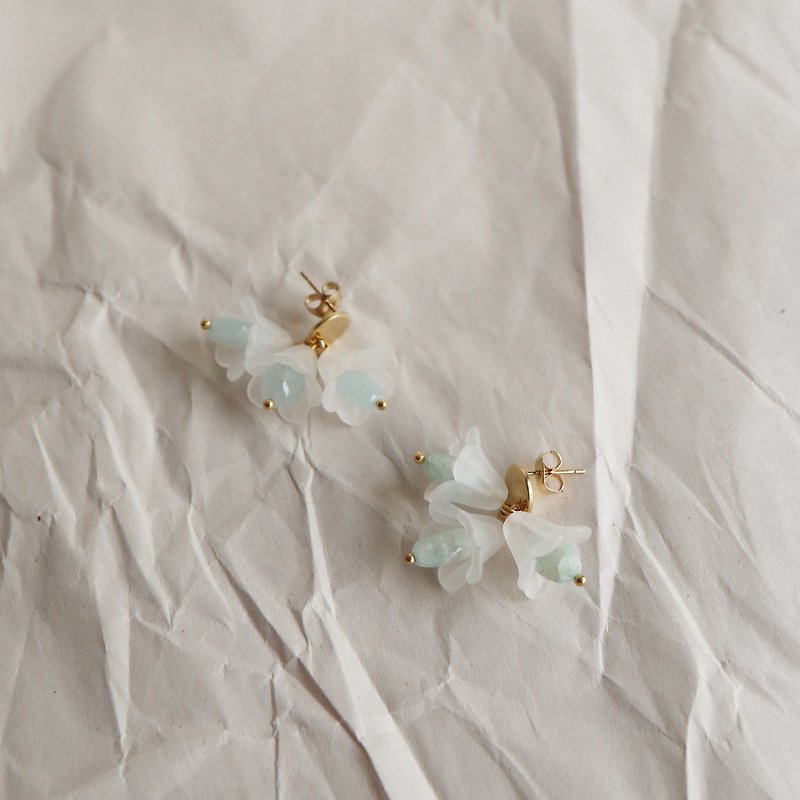 Petite Fleur in Aquamarine | Flower Earrings / Stainless Steel - Earrings & Clip-ons - Acrylic Silver