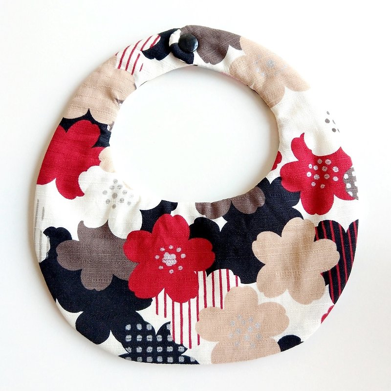 Eight-layer yarn bib pocket - red cherry blossom x black ball chrysanthemum - Bibs - Cotton & Hemp 