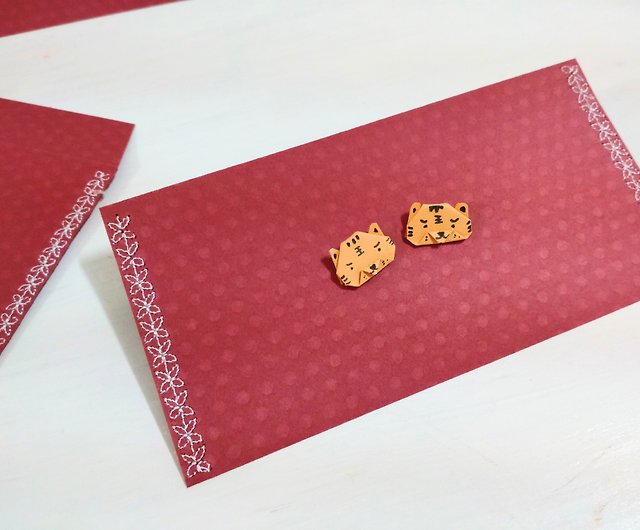 2匹の虎折り紙刺繍赤い封筒バッグ 大きな長方形のスタイル カスタム名を追加できます ショップ Aujourd Hui ご祝儀袋 ポチ袋 Pinkoi