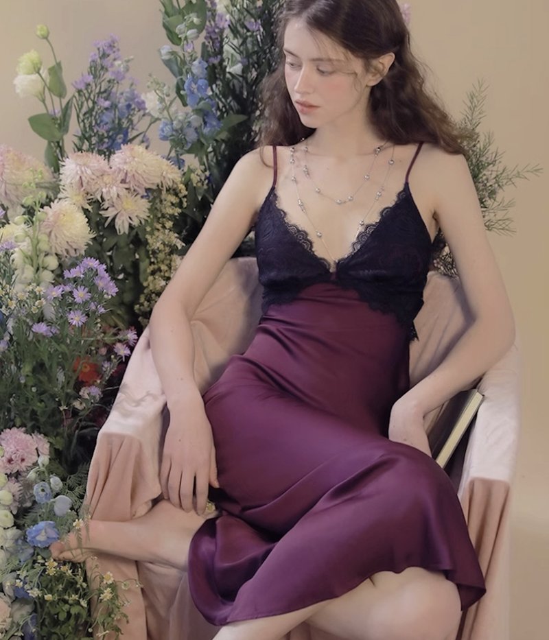 long satin backless dress with lace - 睡衣/居家服 - 其他材質 