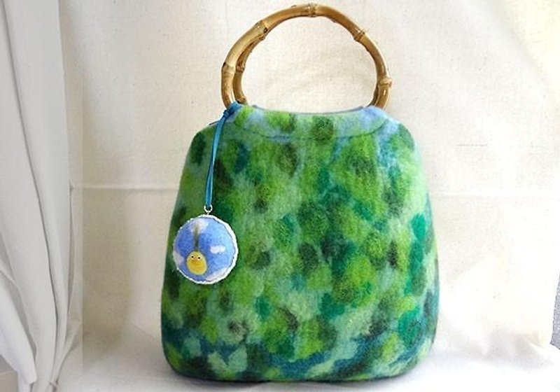 Fresh green forest felt bag CS0125 - กระเป๋าถือ - ขนแกะ สีเขียว