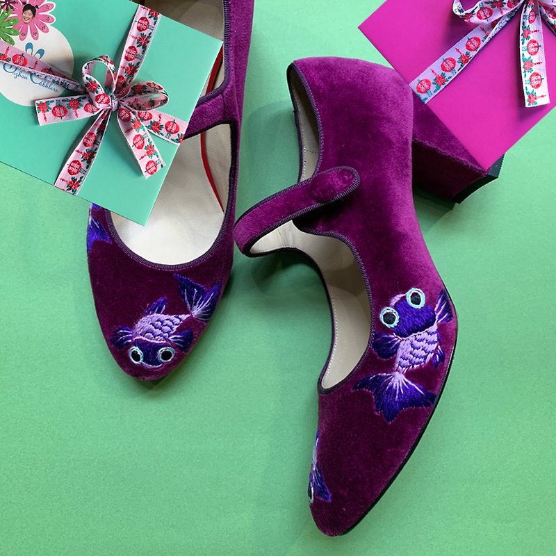 紫絲絨手繡金魚搭扣粗跟鞋/ 絲絨高跟鞋 手工繡制 刺繡 絲絨鞋 - 高踭鞋 - 絲．絹 紫色