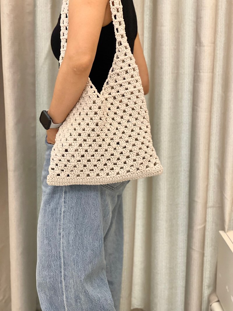Spot shoulder crochet bag - กระเป๋าแมสเซนเจอร์ - ผ้าฝ้าย/ผ้าลินิน ขาว