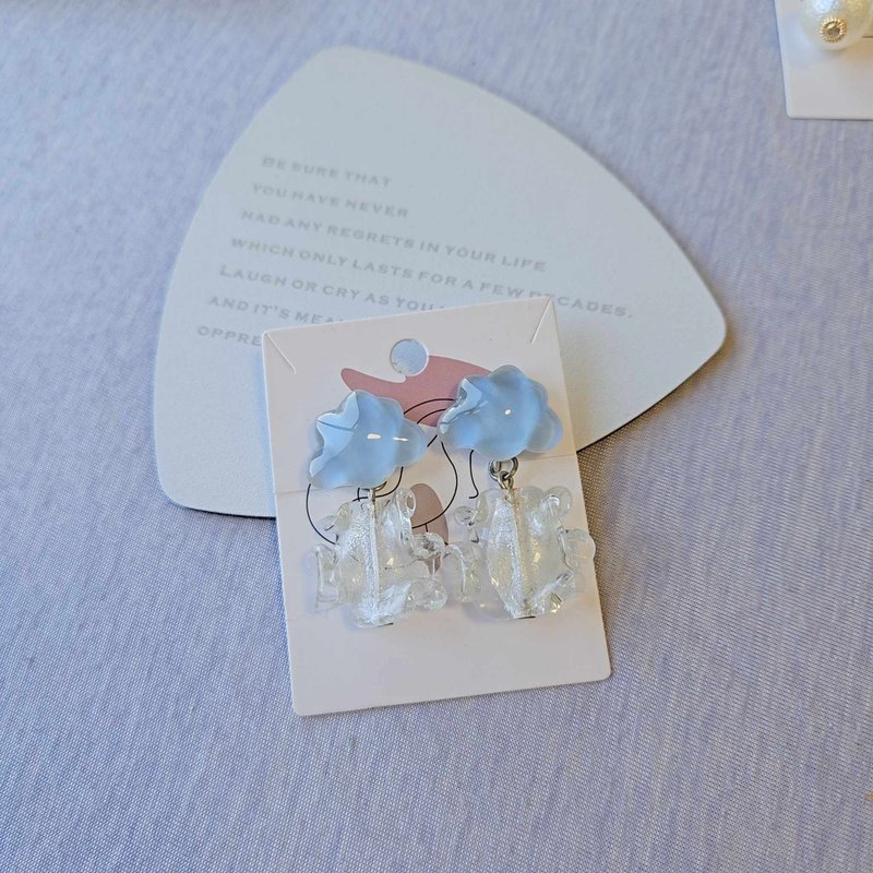 無痛耳夾 / 藍色雲朵琉璃花 - 耳環/耳夾/耳骨夾 - 琉璃 藍色