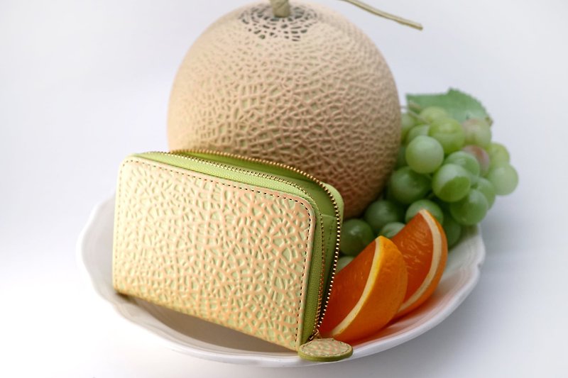 Melon round zipper coin purse pass case Crown melon cowhide green flesh muskmelon coin purse, pass case - กระเป๋าใส่เหรียญ - หนังแท้ สีเขียว