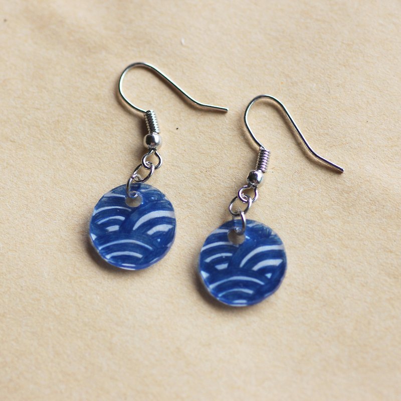 Qinghai wave-pin clip earrings - ต่างหู - พลาสติก สีน้ำเงิน