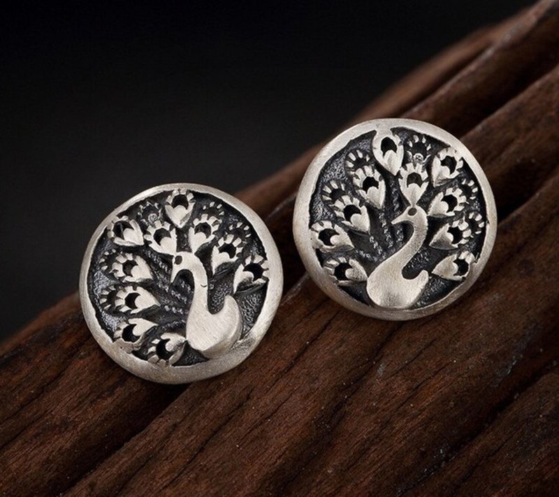 Real 990 Fine Silver Handmade Peacock Women Round Stud Earrings Ethnic Vintage - 耳環/耳夾/耳骨夾 - 純銀 銀色