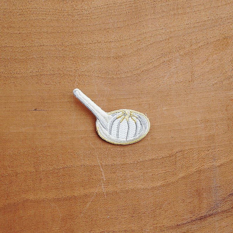 Mushroom MOGU / Groceries / Embroidered Pins - Xiao Long Bao - Brooches - Thread Multicolor