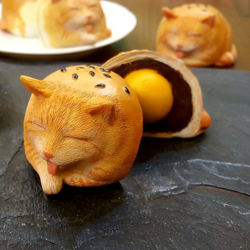 療癒圓滾滾系列-蛋黃酥貓(yolk pastry cat) - 擺飾/家飾品 - 塑膠 
