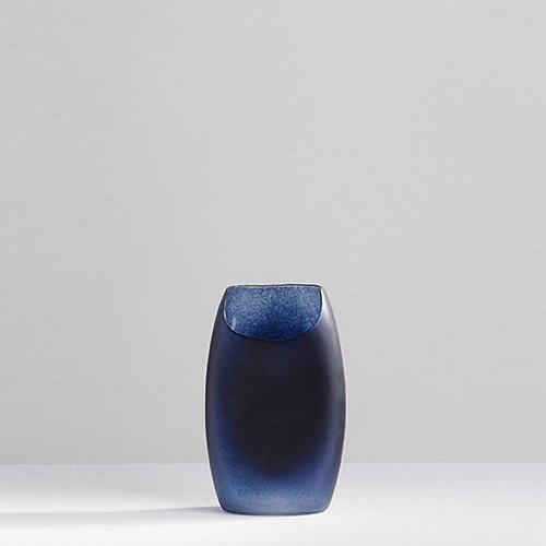 3,co 當代瓷器 【3,co】玻璃月型口扁平花器(8號) - 藍