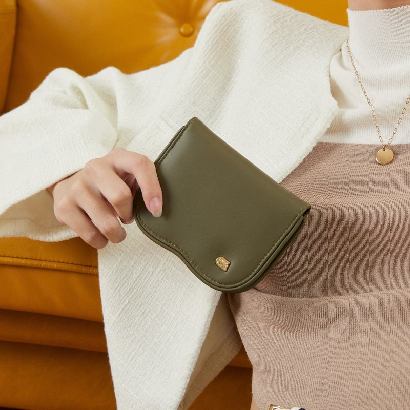 กระเป๋าสตางค์ รุ่น Wave wallet สีเขียว (Olive green) - กระเป๋าสตางค์ - วัสดุอื่นๆ สีเขียว