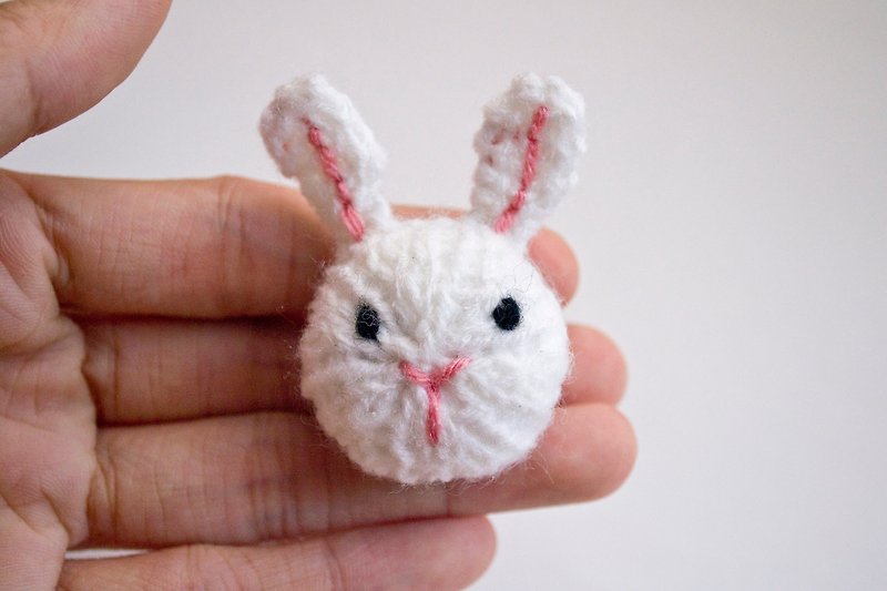 White Rabbit knitted amigurumi brooch - Brooches - Other Materials 